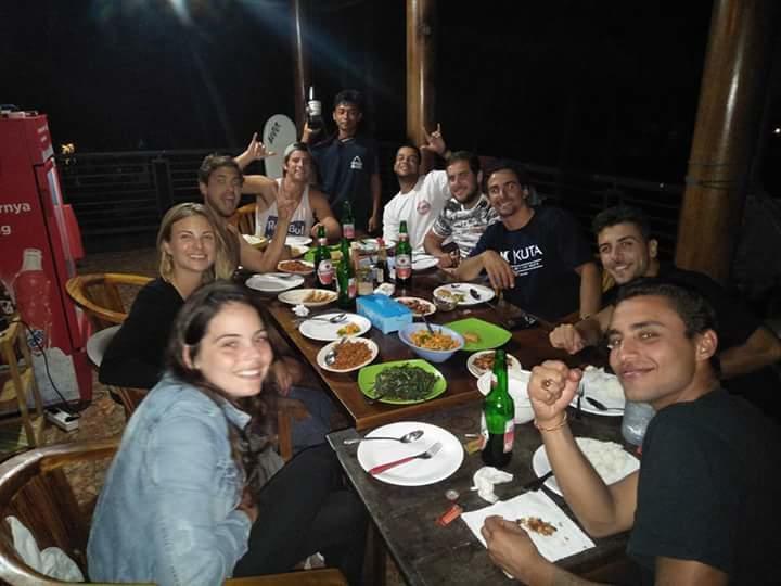 Arrys Watukarung Surfcamp Kalak Exterior foto