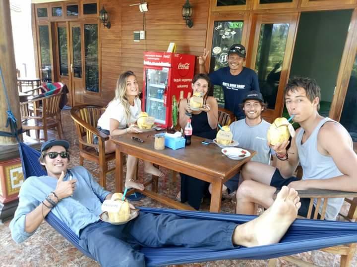 Arrys Watukarung Surfcamp Kalak Exterior foto