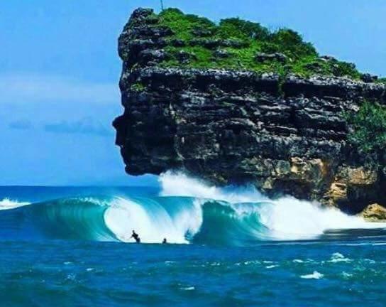Arrys Watukarung Surfcamp Kalak Exterior foto