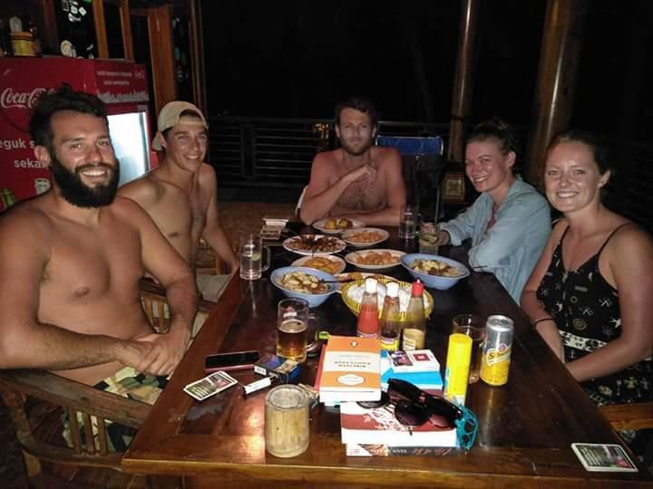 Arrys Watukarung Surfcamp Kalak Exterior foto