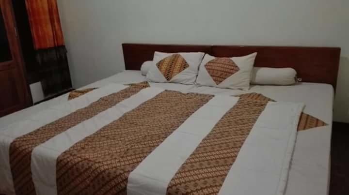 Arrys Watukarung Surfcamp Kalak Exterior foto