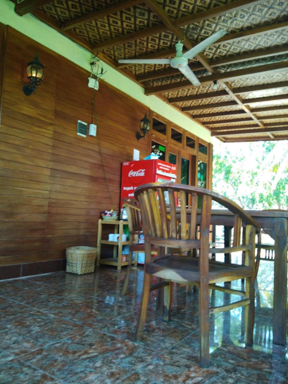Arrys Watukarung Surfcamp Kalak Exterior foto