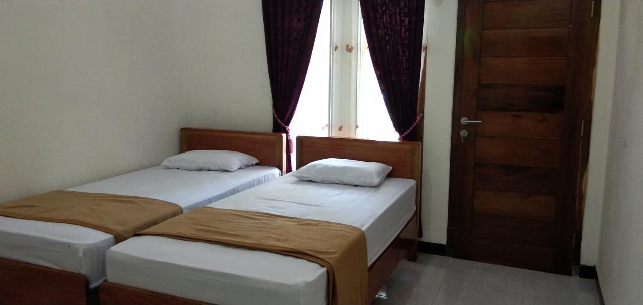 Arrys Watukarung Surfcamp Kalak Quarto foto