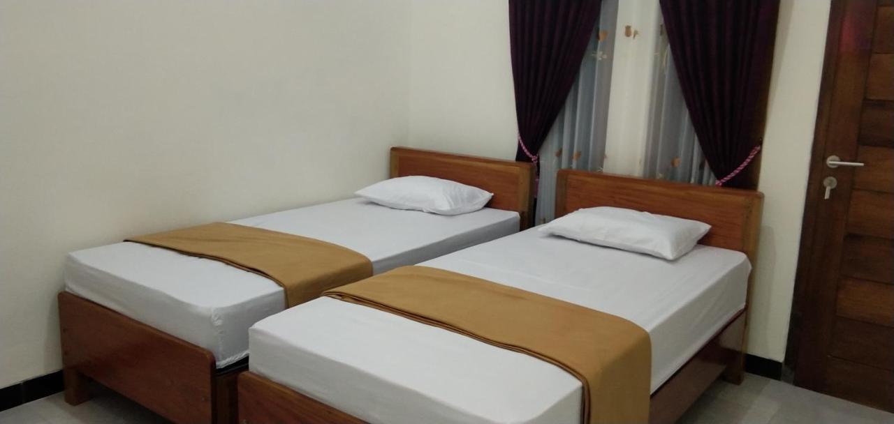 Arrys Watukarung Surfcamp Kalak Exterior foto