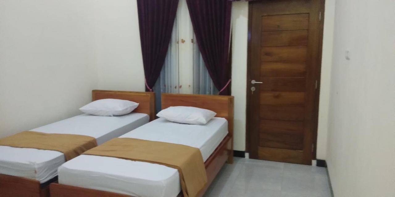 Arrys Watukarung Surfcamp Kalak Exterior foto