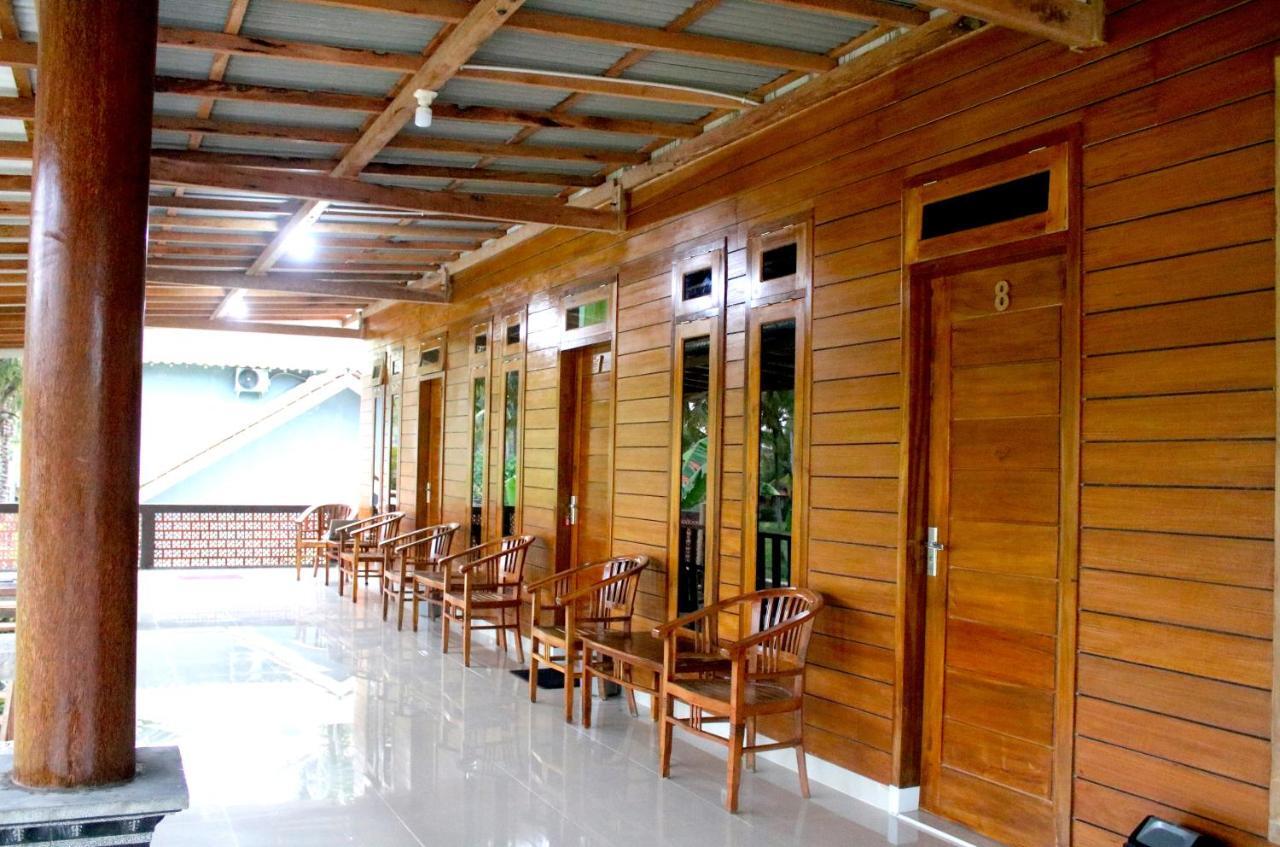Arrys Watukarung Surfcamp Kalak Exterior foto