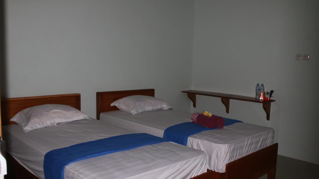 Arrys Watukarung Surfcamp Kalak Exterior foto