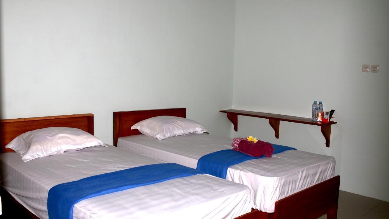 Arrys Watukarung Surfcamp Kalak Exterior foto