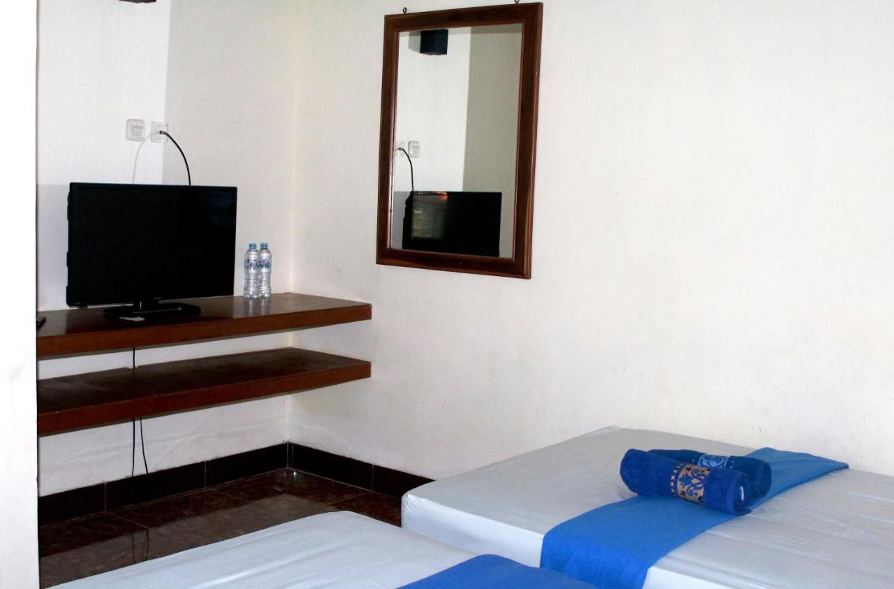 Arrys Watukarung Surfcamp Kalak Exterior foto
